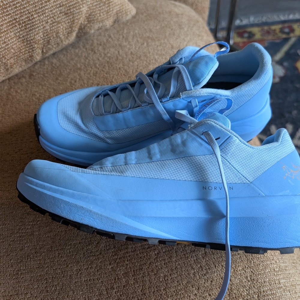 Arc'teryx Women's Norvan Vibrant Blue Athletic Shoes - Picture 14 of 16
